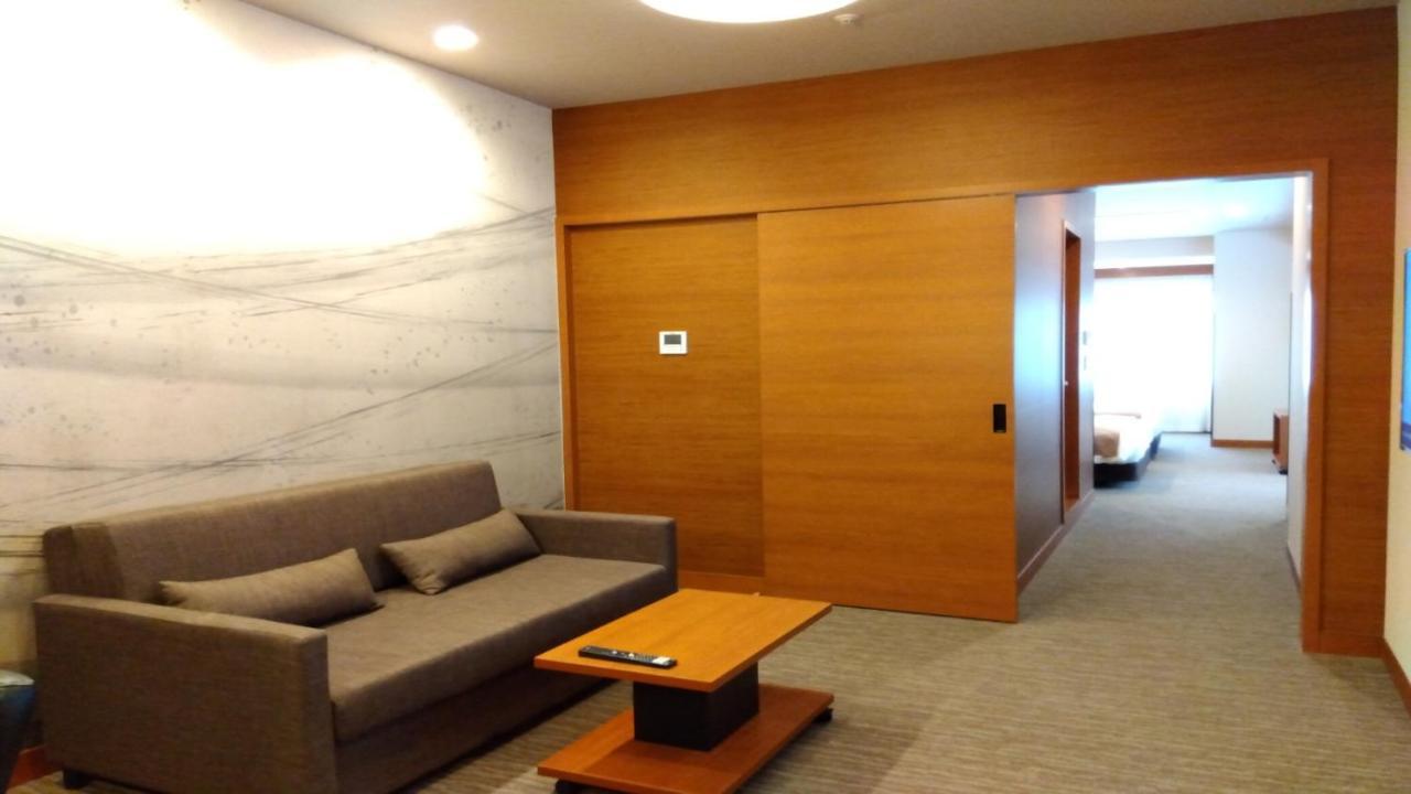 איזומי-סנו Odysis Suites Osaka Airport Hotel מראה חיצוני תמונה
